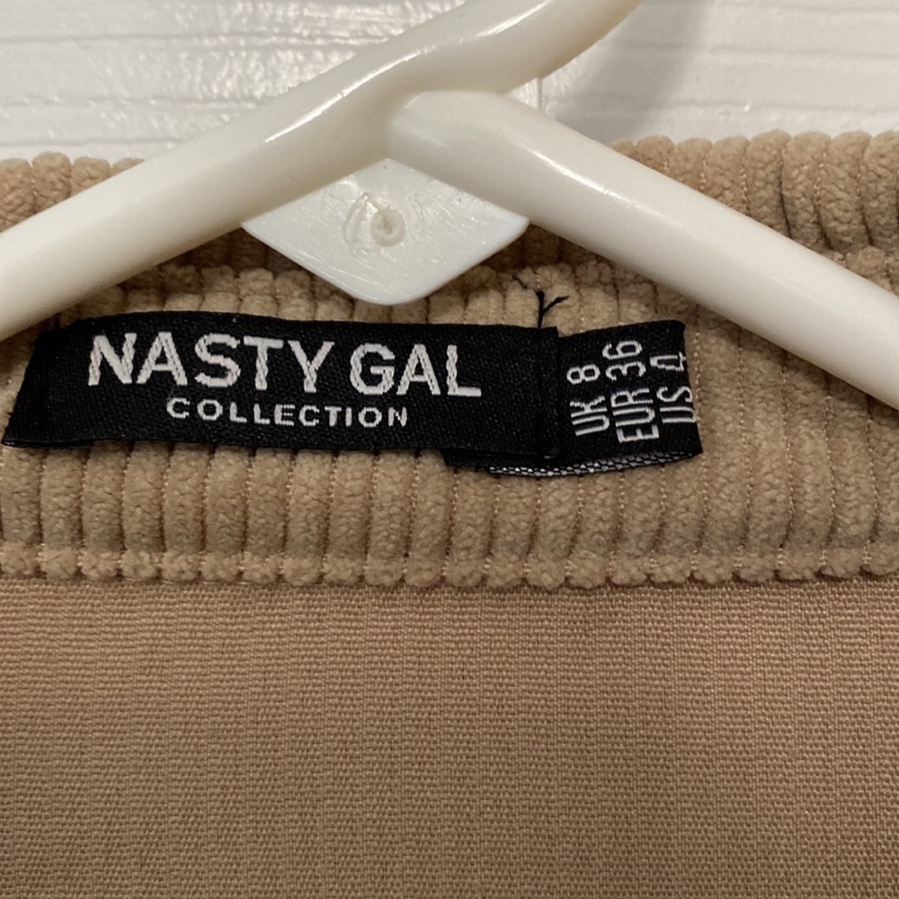 Button up - Picture 3 of 4